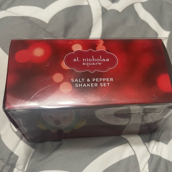 St. Nicholas Square Gnome & Mushroom salt and pepper shaker set - Picture 4 of 5